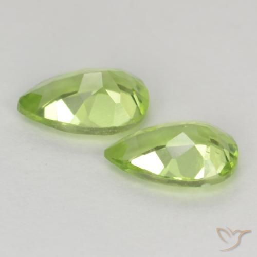 Shop natural 0.88ct Vert clair Péridot gems, En forme de poire, from Chine at GemSelect. In stock, global shipping!