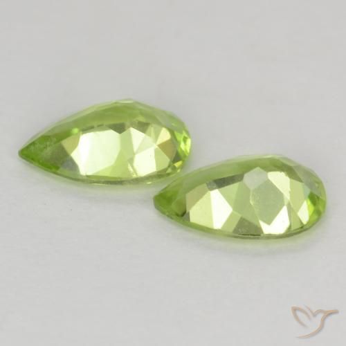 Shop natural 0.69ct Vert clair Péridot gems, En forme de poire, from Chine at GemSelect. In stock, global shipping!