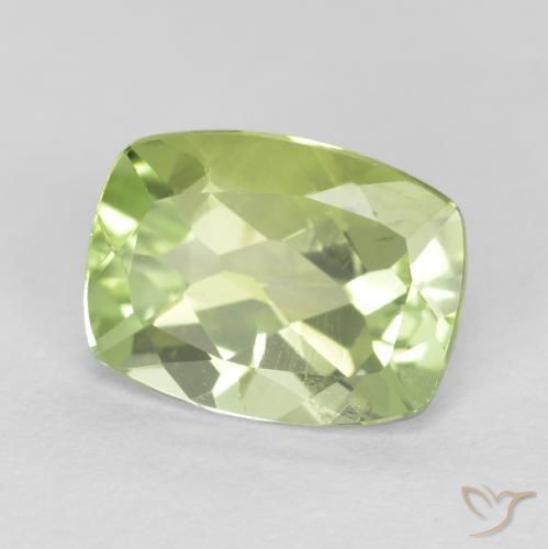 Péridot Vert vif et léger naturelle Coussin, 1.41 ct, VS