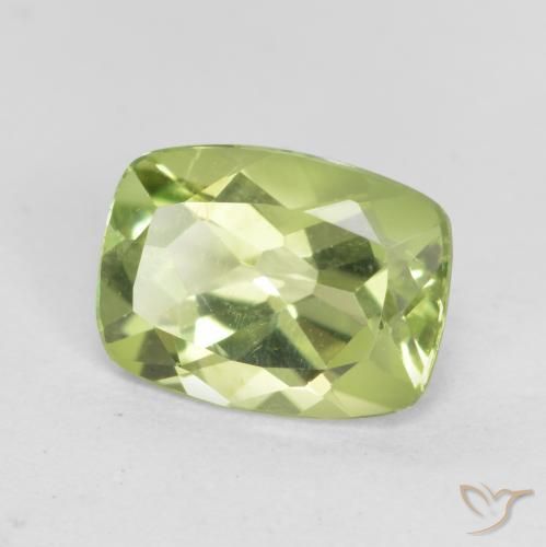 Péridot Vert moyen naturelle Coussin, 1.31 ct, VVS-VS