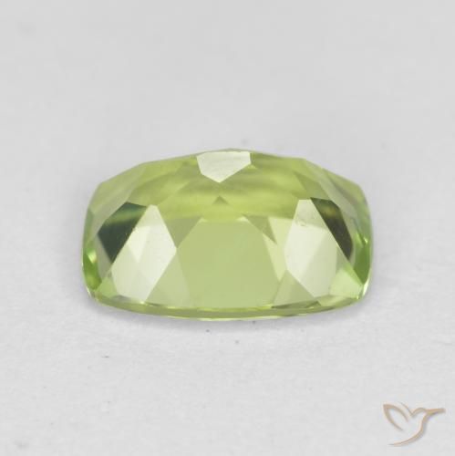Péridot Vert moyen naturelle Coussin, 1.31 ct, VVS-VS