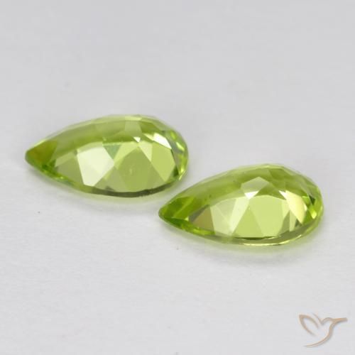 Shop natural 0.80ct Vert moyen Péridot gems, En forme de poire, from Chine at GemSelect. In stock, global shipping!