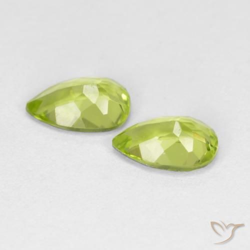 Shop natural 0.90ct Vert moyen Péridot gems, En forme de poire, from Chine at GemSelect. In stock, global shipping!