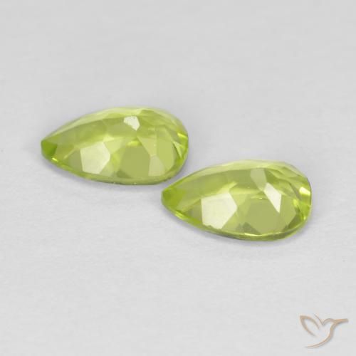 Shop natural 0.94ct Vert moyen Péridot gems, En forme de poire, from Chine at GemSelect. In stock, global shipping!