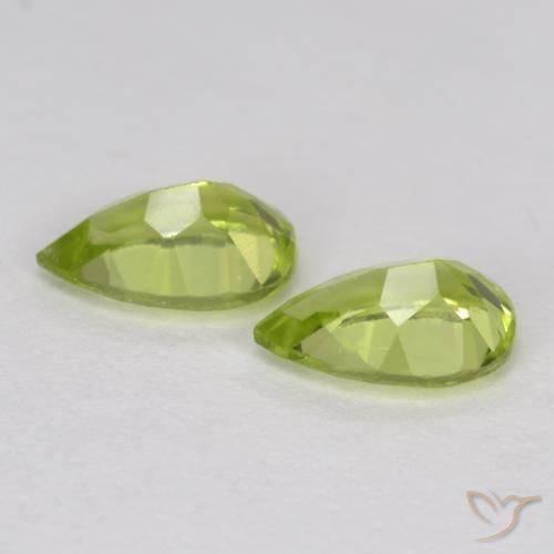 Shop natural 0.92ct Vert éclatant Péridot gems, En forme de poire, from Chine at GemSelect. In stock, global shipping!