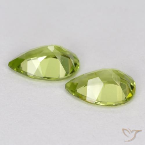 Shop natural 0.76ct Vert moyen Péridot gems, En forme de poire, from Chine at GemSelect. In stock, global shipping!