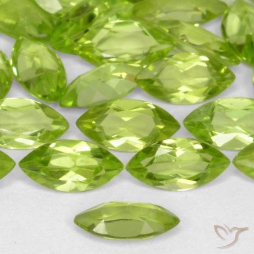Péridot Vert éclatant naturelle Marquise, 0.26 ct, VS