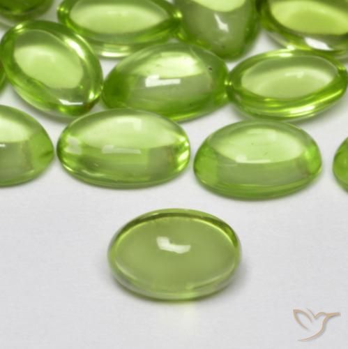 0.52ct Naturel Vert vif et léger Péridot, ovale, Transparent