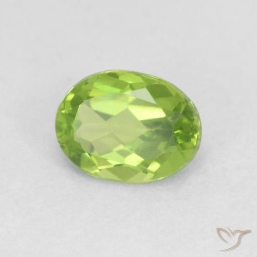 Péridot Vert éclatant naturelle ovale, 1.84 ct, VS