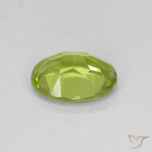 Péridot Vert éclatant naturelle ovale, 1.81 ct, VS