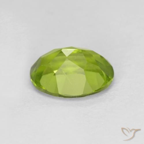 Péridot Vert moyen naturelle ovale, 1.53 ct, VS