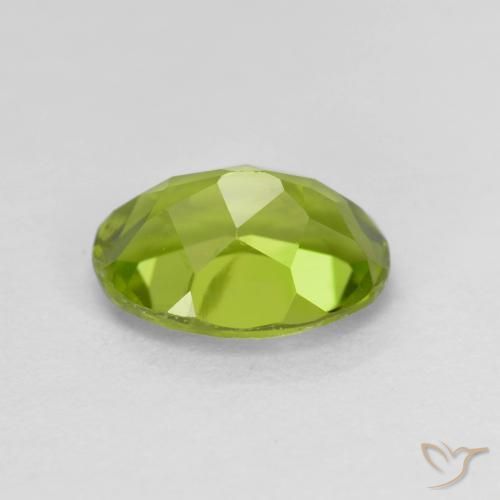 Péridot Vert éclatant naturelle ovale, 1.45 ct, VS