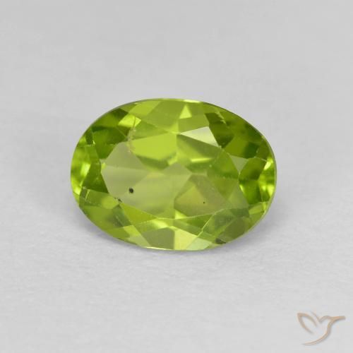 Péridot Vert éclatant naturelle ovale, 1.32 ct, VS