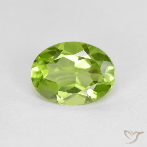 1.35ct Naturel Vert moyen Péridot, ovale, VS