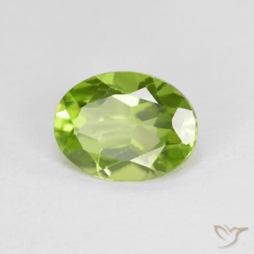 Péridot Vert moyen naturelle ovale, 1.35 ct, VS