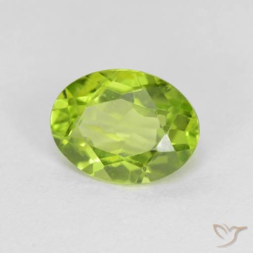 Péridot Vert vif et léger naturelle ovale, 1.45 ct, VS