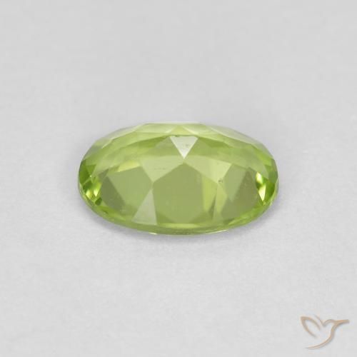 Péridot Vert éclatant naturelle ovale, 0.82 ct, VS