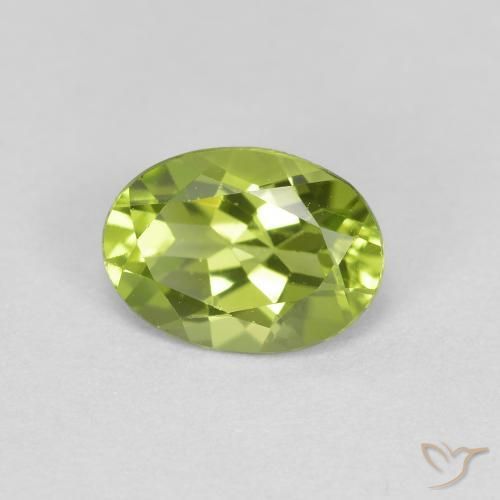 Péridot Vert éclatant naturelle ovale, 0.86 ct, VS