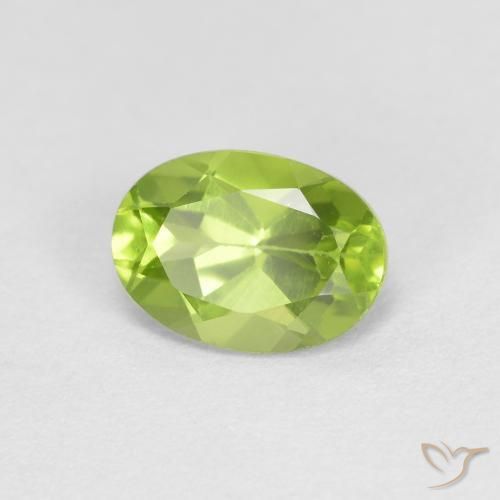 Péridot Vert éclatant naturelle ovale, 0.91 ct, VS