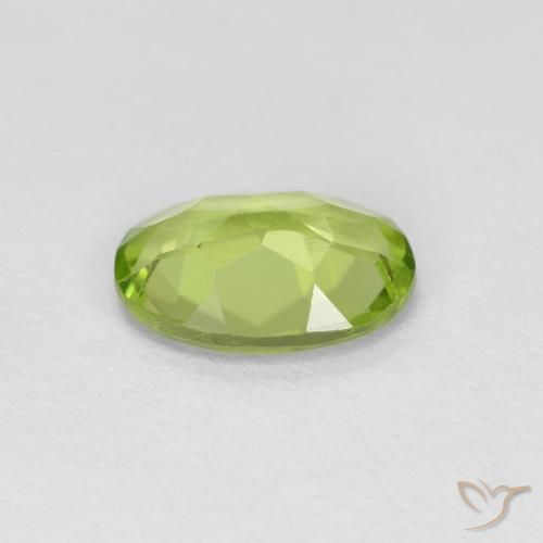 Péridot Vert éclatant naturelle ovale, 0.75 ct, VS