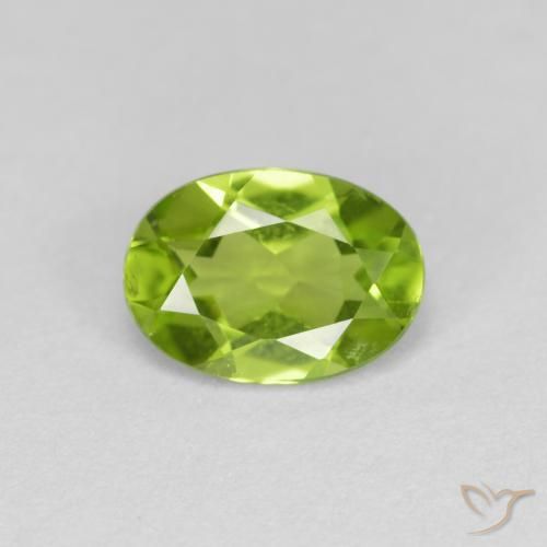 Péridot Vert éclatant naturelle ovale, 0.91 ct, VS