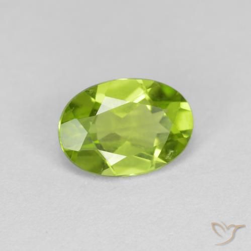 Péridot Vert éclatant naturelle ovale, 0.91 ct, VS