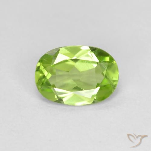 Péridot Vert moyen naturelle ovale, 0.78 ct, VS