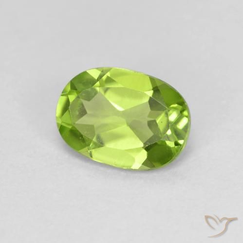 Péridot Vert jaunâtre naturelle ovale, 0.89 ct, VS