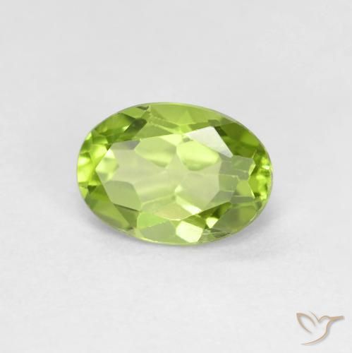 Péridot Vert éclatant naturelle ovale, 0.93 ct, VS