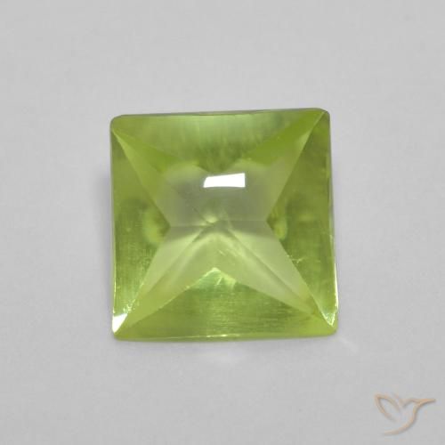 Péridot Vert vif et léger naturelle Carré, 0.93 ct, Transparent