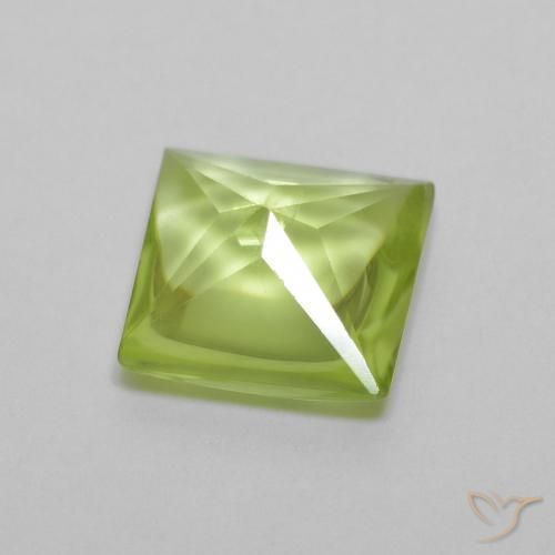 Péridot Vert vif et léger naturelle Carré, 0.93 ct, Transparent