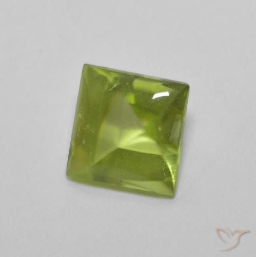 Péridot Vert éclatant naturelle Carré, 0.83 ct, Transparent