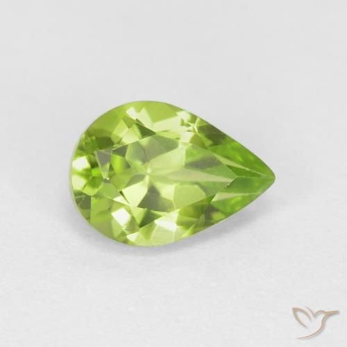 Péridot Vert moyen naturelle En forme de poire, 0.87 ct, VS