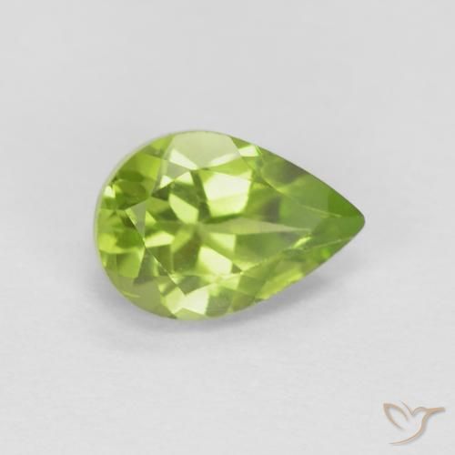 Péridot Vert moyen naturelle En forme de poire, 0.85 ct, VS
