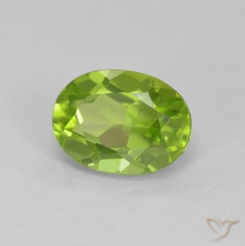 Péridot Vert éclatant naturelle ovale, 1.56 ct, VS