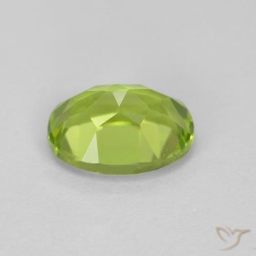 Péridot Vert éclatant naturelle ovale, 1.49 ct, VS