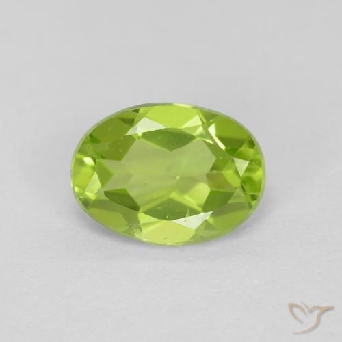 Péridot Vert éclatant naturelle ovale, 1.31 ct, VVS-VS