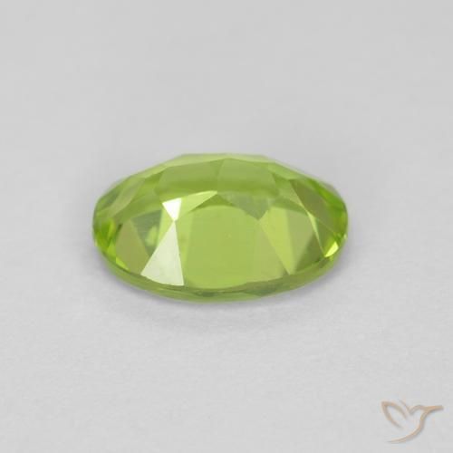 Péridot Vert éclatant naturelle ovale, 1.31 ct, VVS-VS