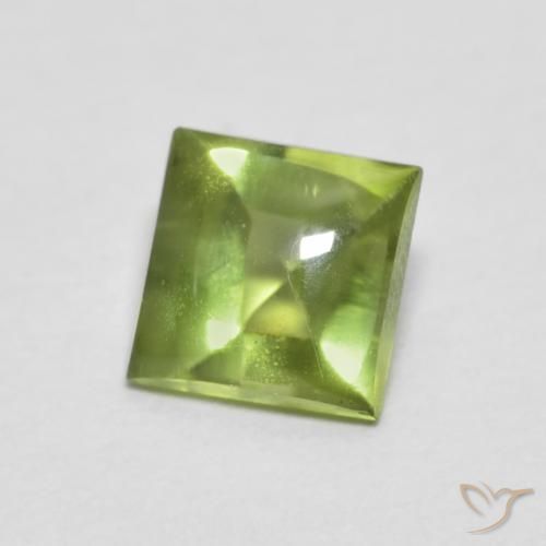 Péridot Vert éclatant naturelle Carré, 0.78 ct, Transparent