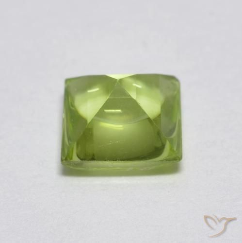 Péridot Vert jaunâtre naturelle Carré, 0.75 ct, Transparent