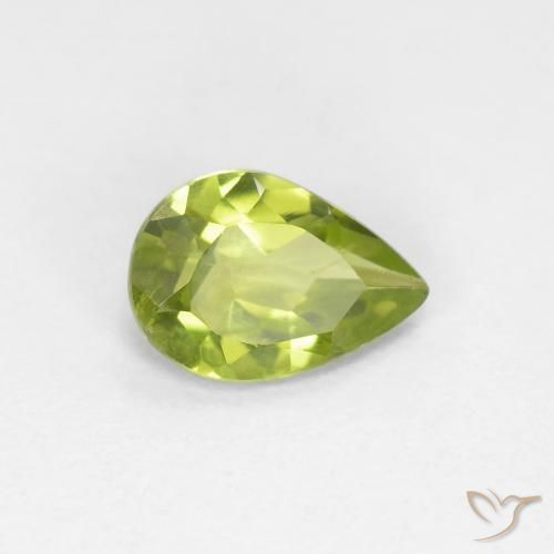 Péridot Vert éclatant naturelle En forme de poire, 0.66 ct, VS