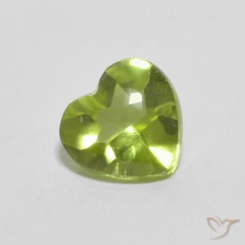 Péridot Vert éclatant naturelle Cœur, 0.84 ct, Transparent