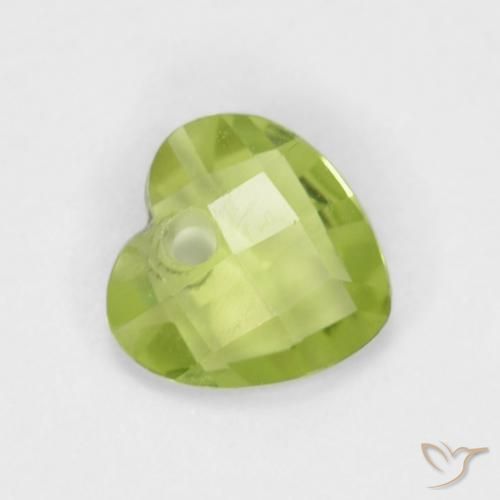 Péridot Vert moyen naturelle Cœur, 0.75 ct, VS
