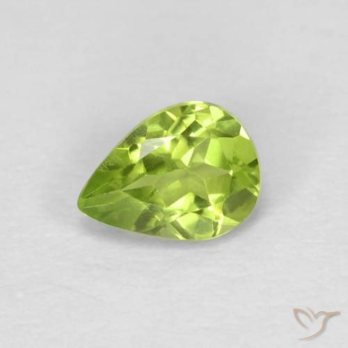 0.68ct Naturel Vert moyen Péridot, En forme de poire, VS