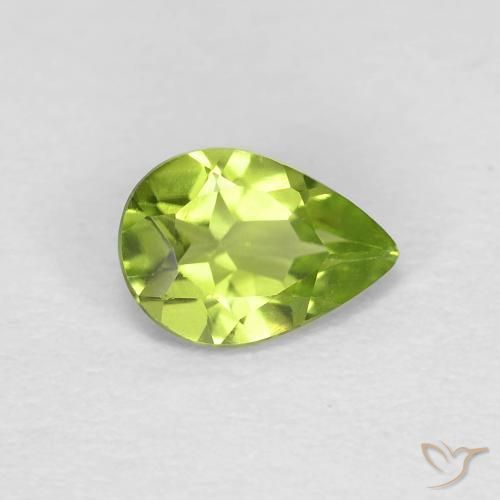Péridot Vert éclatant naturelle En forme de poire, 0.73 ct, VS