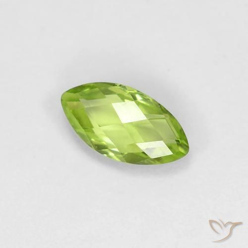 Péridot Vert vif et léger naturelle Marquise, 0.62 ct, VS