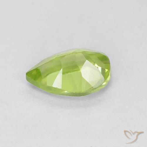 Péridot Vert moyen naturelle En forme de poire, 0.73 ct, VVS-VS