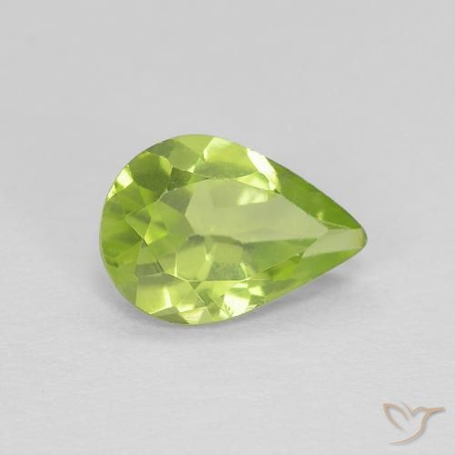 Péridot Vert éclatant naturelle En forme de poire, 0.65 ct, VVS-VS