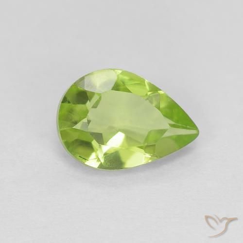 Péridot Vert moyen naturelle En forme de poire, 0.72 ct, VVS-VS