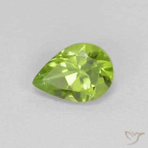 Péridot Vert moyen naturelle En forme de poire, 0.91 ct, VS